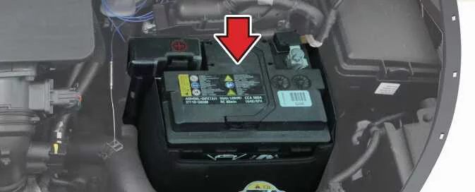 Battery location in the Kia Picanto Smartstream G1.0 GDi engine compartment